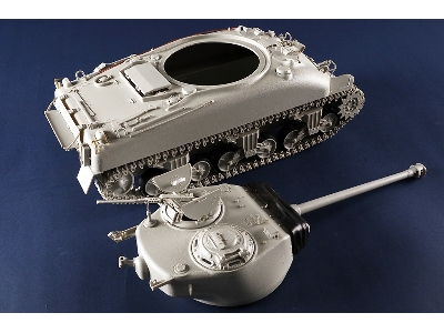 M4A1(76)W Medium Tank - image 5