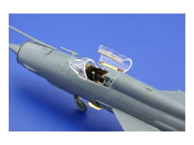 MiG-21SMT 1/144 - Eduard - image 10