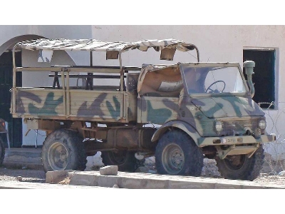 Unimog S 404 Truck With Folding Cab Top - image 7