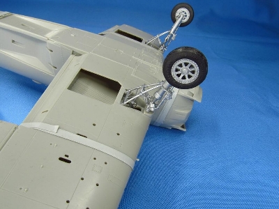 Douglas A-1 Skyraider - Landing Gears 3d-printed (For Tamiya Kits) - image 2