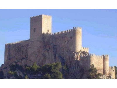 Zamek Almansa - image 2