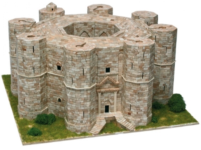 Zamek Castel Del Monte - image 1
