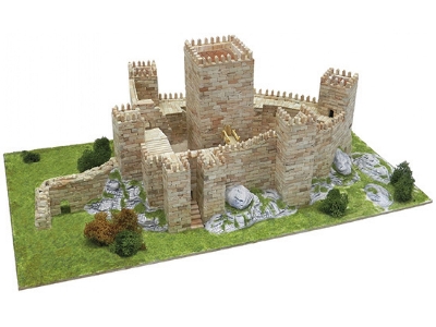 Castelo De Guimaraes - image 1