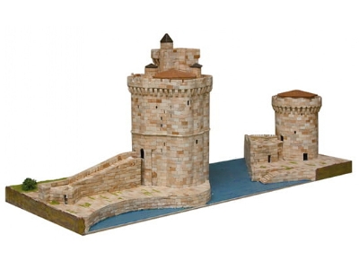 Tower In La Rochelle Harbour - image 2