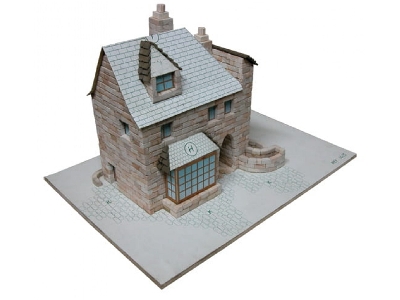 English House - image 2