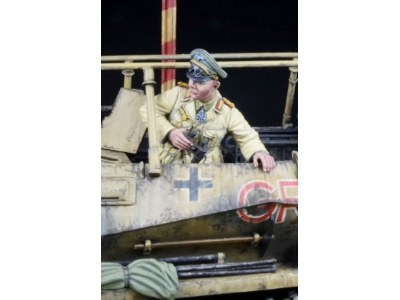 Erwin Rommel For Sdkfz 250/3 Greif (1 Figure) - image 1