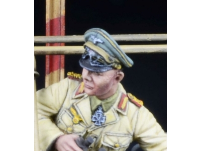Erwin Rommel For Sdkfz 250/3 Greif (1 Figure) - image 2