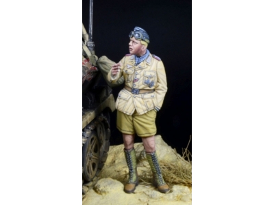Afrikakorps Tank Officer (1 Figure) - image 1