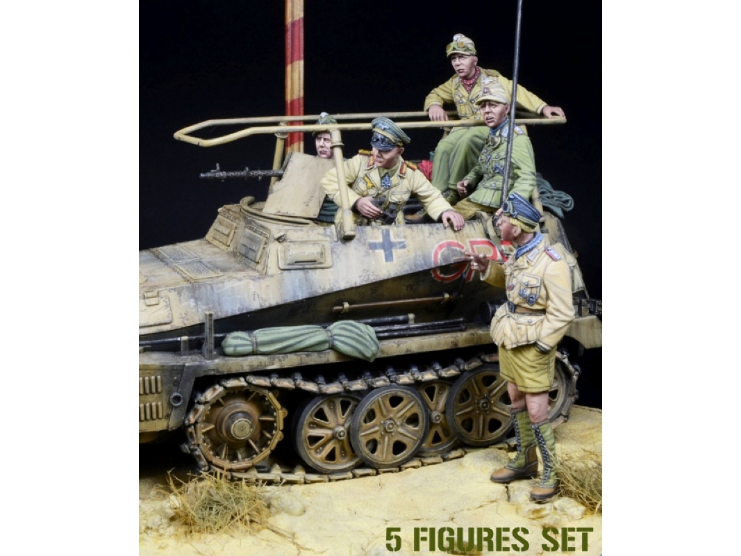 "fox Is Watching!" - Rommel And His Greif's Crew (5 Figures) - image 1