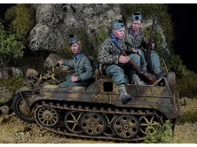 German Waffen Ss Gebirgsjager Kettenkrad Crew (3 Figures Set) - image 1