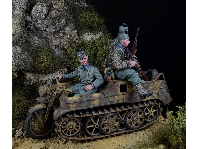 German Waffen Ss Gebirgsjager Kettenkrad Crew (3 Figures Set) - image 2