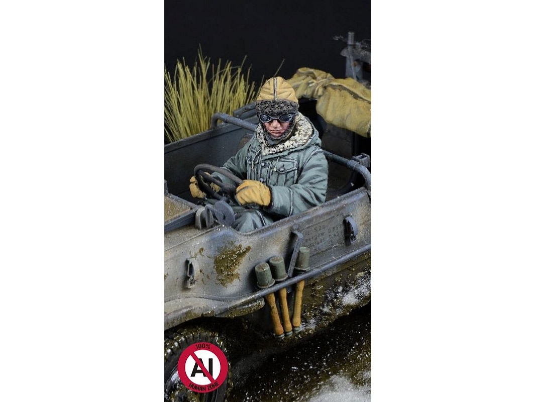 German Wwii Waffen Ss Schwimmwagen Driver (Winter 1943-1945 / 1 Figure) - image 1