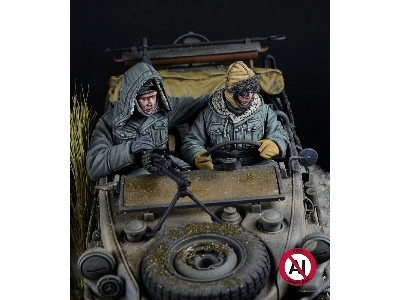 German Wwii Waffen Ss Schwimmwagen Crew, Volume 1 - Front Seats (Winter 1943-1945 / 2 Figures) - image 1