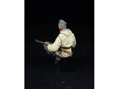 German Wwii Waffen Ss Soldier Sitting (Winter 1943-1945 / 2 Figures) - image 3