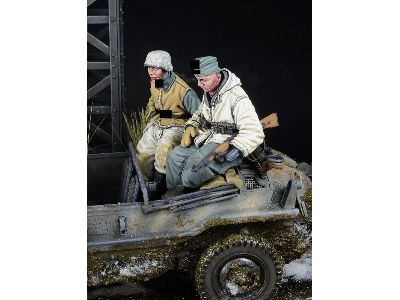 German Wwii Waffen Ss Schwimmwagen Crew, Volume 2 - Rear Seats (Winter 1943-1945 / 2 Figures) - image 2