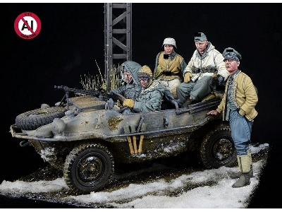 Platz Der Leibstandarte - Kharkov 1943 (Fritz Witt & Schwimm Crew / 5 Figures) - image 1