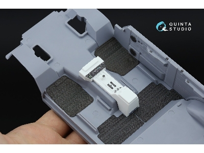 Range Rover Classic 1992 - 3d-printed & Coloured Interior (For Aoshima Kits) - image 7