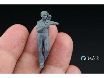 Svetlana Stending Near Su-31 (1 Figure 3d-printed / For Quinta Models Kits) - image 4