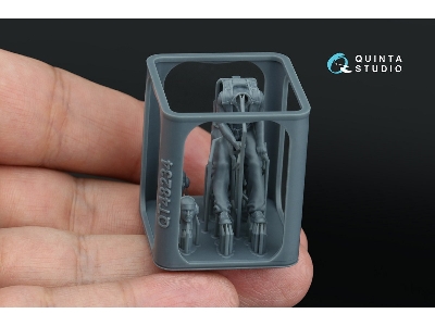 Male Pilot Sitting In Su-31 (1 Figure 3d-printed / For Quinta Models Kits) - image 2