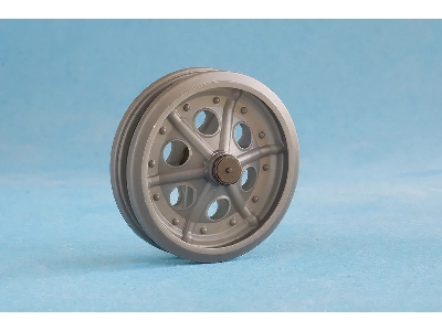 Sd.Kfz. 251 - Corrected Road Wheels 14 Complete Wheels (For Das Werk Kits) - image 8