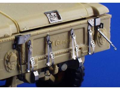 M-1025 exterior 1/35 - Academy Minicraft - image 7