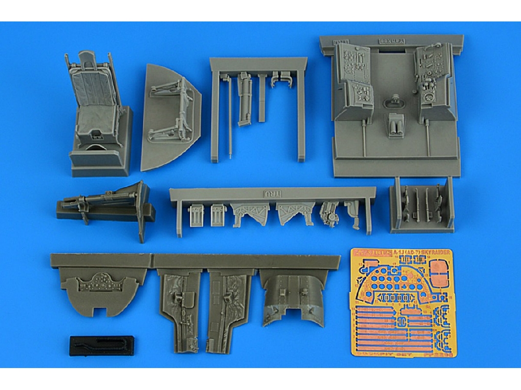 Douglas A-1j (Ad-7) Skyraider - Cockpit Set (For Trumpeter Kits) - image 1