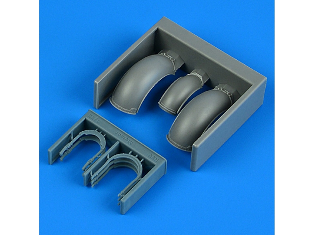 Gloster Meteor F.8 / Fr.9 - Wheel Fenders (For Revell Kits) - image 1