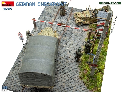 German Checkpoint - 3t Cargo Truck 3,6-36s & Kfz.1 Type 170vk With Feldgendarmerie (Big Set) - image 11