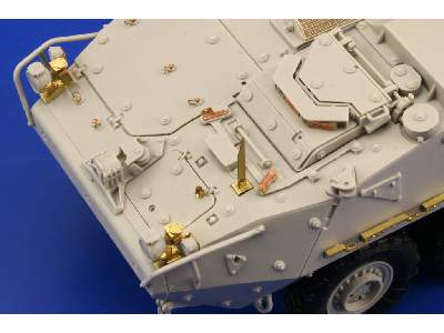 M-1126 Mounted rack and belts 1/35 - Trumpeter - image 9