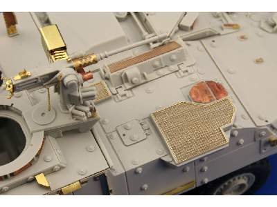 M-1126 Mounted rack and belts 1/35 - Trumpeter - image 11