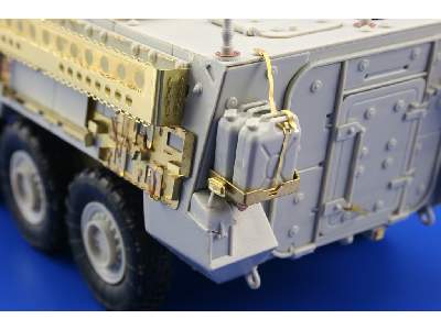 M-1126 Mounted rack and belts 1/35 - Trumpeter - image 14