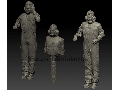 Modern Polish Tank Crew For Leopard 2 A4 / A5 (2 Figures And 1 Half-figure) - image 1