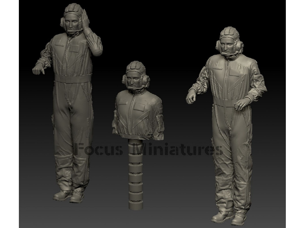 Modern Polish Tank Crew For Leopard 2 A4 / A5 (2 Figures And 1 Half-figure) - image 1