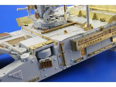 M-1131 FSV 1/35 - Trumpeter - image 11