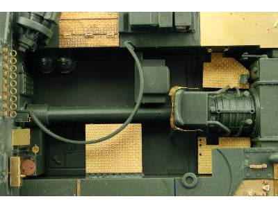 M-3 Lee interior 1/35 - Academy Minicraft - image 7