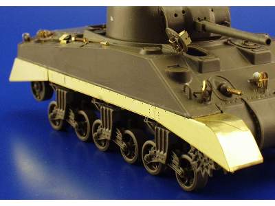 M-4 Sherman fenders 1/48 - Tamiya - image 2