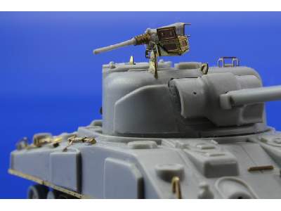 M-4 Sherman Mid.  Production 1/72 - Trumpeter - image 4