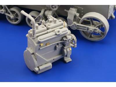 M-4 Tractor engine and mesh 1/35 - Hobby Boss - image 5