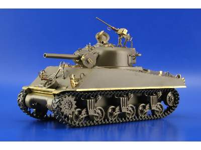 M-4A3 Sherman 105mm gun 1/35 - Tamiya - image 13