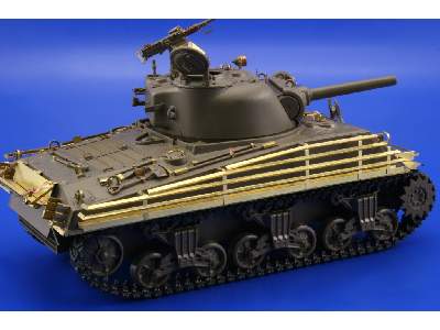 M-4A3 Sherman sandbag hull protection 1/35 - image 3