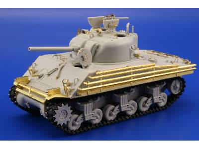 M-4A3 Sherman sandbag hull protection 1/48 - Hobby Boss - image 4