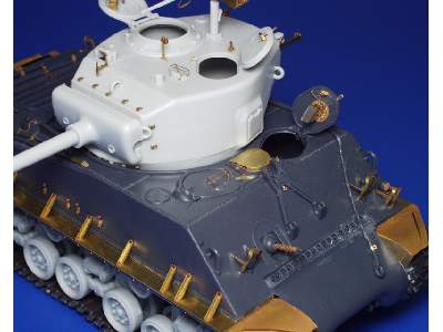 M-4A3E8 Sherman 1/35 - Dragon - image 11