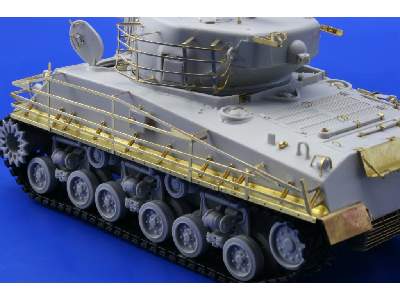 M-4A3E8 Sherman sandbag hull protection 1/48 - Hobby Boss - image 2