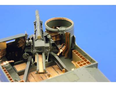 M-7 interior 1/35 - Academy Minicraft - image 7