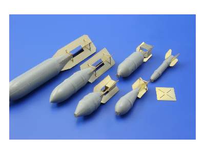 Il-2 armament and bomb tails 1/32 - Hobby Boss - image 5