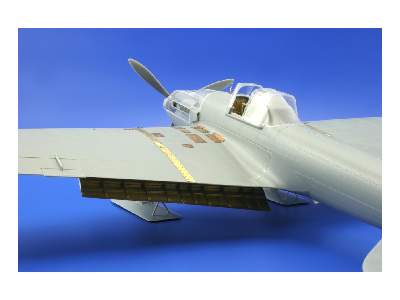 Il-2 landing flaps 1/32 - Hobby Boss - image 4