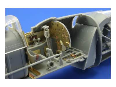 Il-2 single seater interior S. A. 1/32 - Hobby Boss - image 3