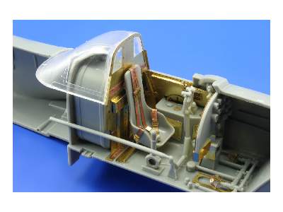Il-2 single seater interior S. A. 1/32 - Hobby Boss - image 4