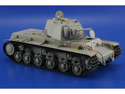 KV-1 Model 1942 1/35 - Trumpeter - image 4