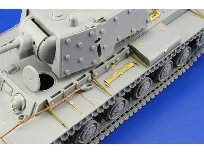 KV-1E 1/35 - Trumpeter - image 4